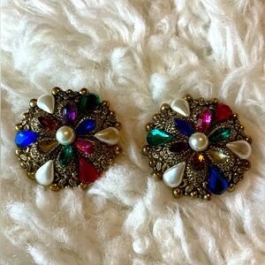1980s intricate big rhinestone clip on earrings; bright and beautiful faux pearl